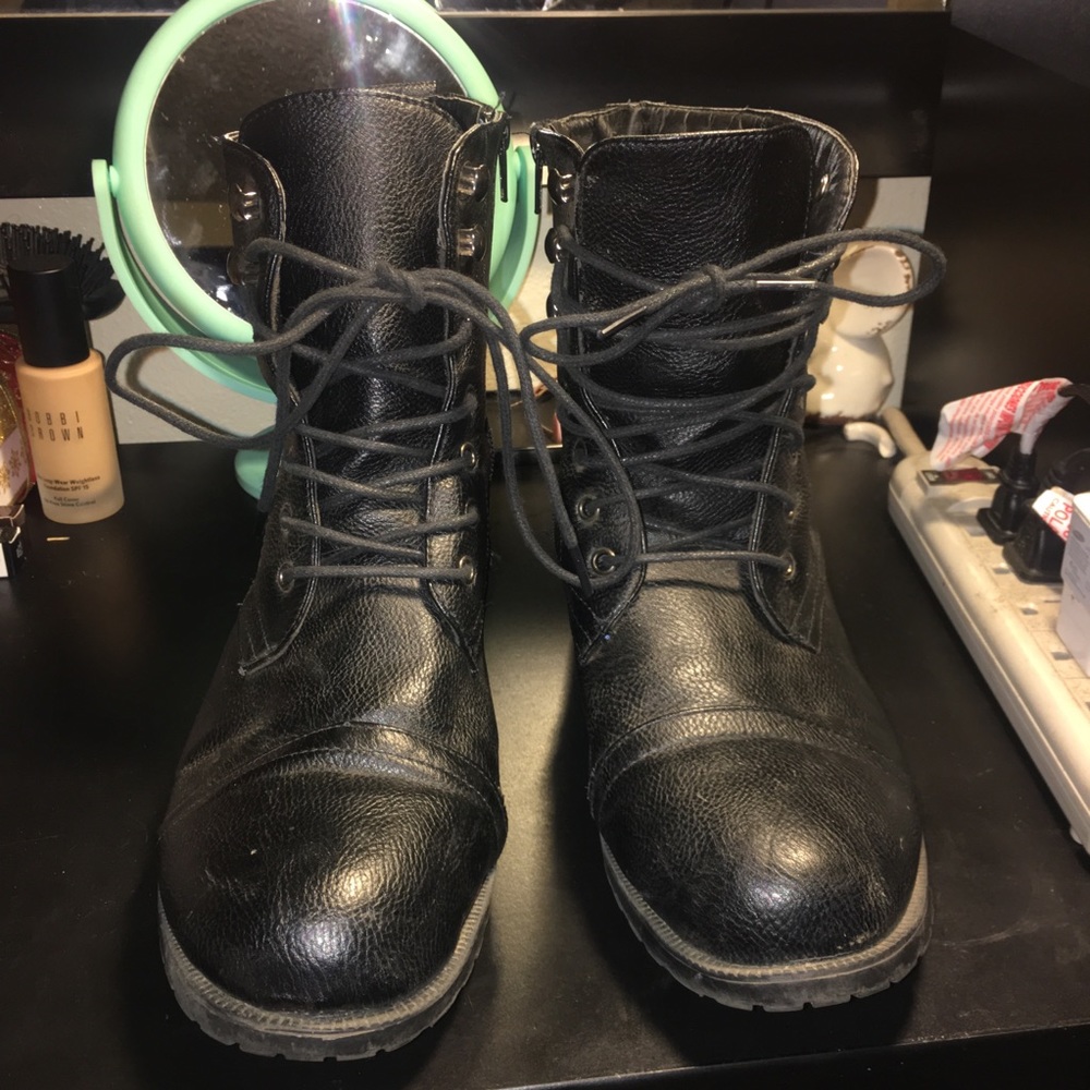 Shoes - Picture 2 of 2